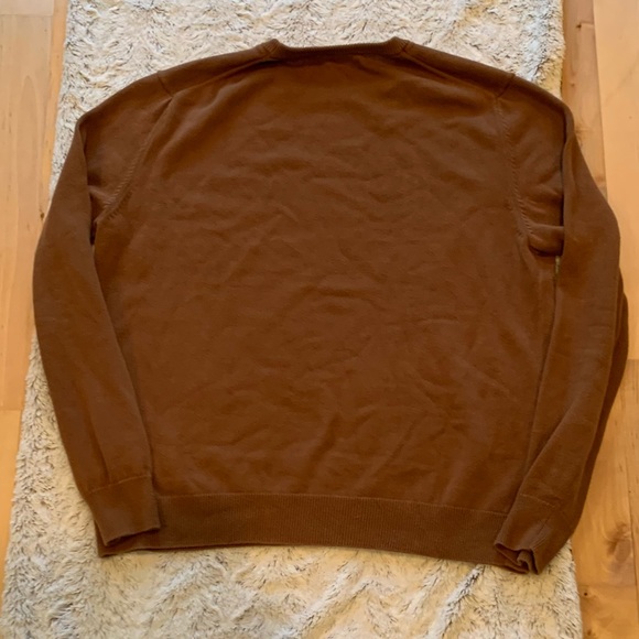 Amazon Essentials Men's Crewneck Sweater (L, Toffee Brown) - Picture 4 of 5